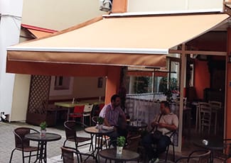 Τέντα με Βραχίονες