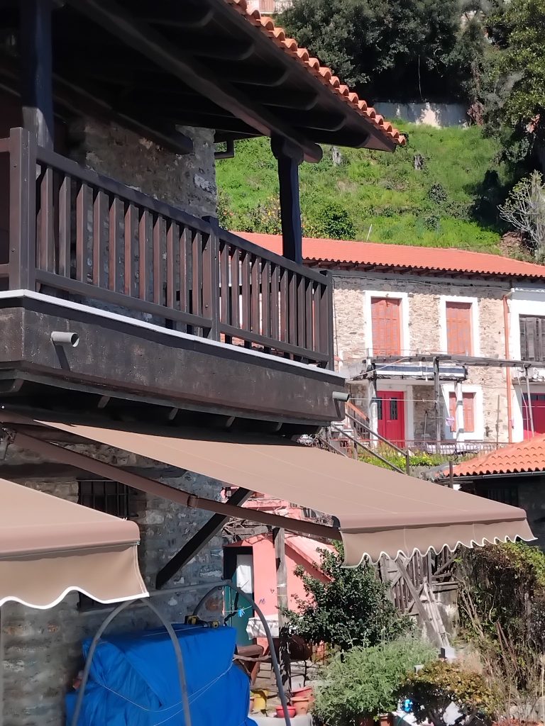 Έργα σε κατοικίες — εγκατάσταση σκίασης 8